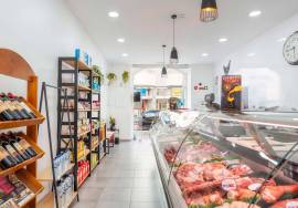 BUTCHER RENOVATED IN 2023 - RUA DE SÃO LUIS - FARO - TRESPASSE