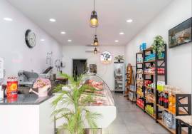 BUTCHER RENOVATED IN 2023 - RUA DE SÃO LUIS - FARO - TRESPASSE