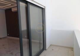 Refurbished apartment with sea view of 180 located on the Calçadão de Quarteira