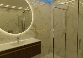 Refurbished apartment with sea view of 180 located on the Calçadão de Quarteira