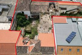 Unique Investment Opportunity: 11 Residential and 2 Commercial Spaces l Lagoa