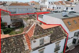 Unique Investment Opportunity: 11 Residential and 2 Commercial Spaces l Lagoa