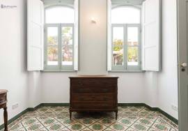 Traditional Charm with a Modern Touch – Typical 2 Bedroom Villa from Olhanense with Rooftop and Patio