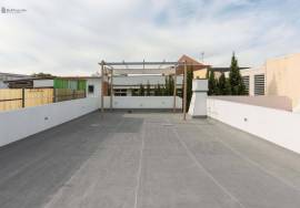 Traditional Charm with a Modern Touch – Typical 2 Bedroom Villa from Olhanense with Rooftop and Patio