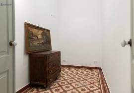 Traditional Charm with a Modern Touch – Typical 2 Bedroom Villa from Olhanense with Rooftop and Patio