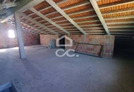 Unfinished house on a 820m2 plot.