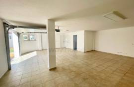 Refurbished 4 bedroom villa with sea views in Ericeira