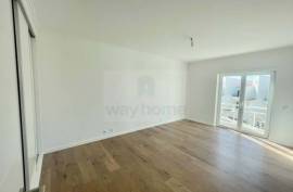 Refurbished 4 bedroom villa with sea views in Ericeira