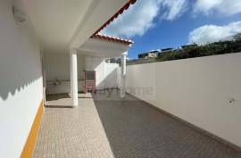 Refurbished 4 bedroom villa with sea views in Ericeira