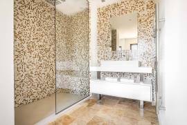 Faro – 5-bedroom villa in private condominium