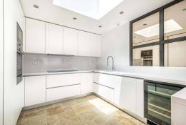 Faro – 6-bedroom villa in private condominium