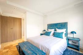 Faro – 6-bedroom villa in private condominium
