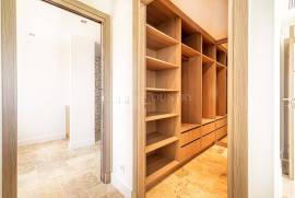 Faro – 6-bedroom villa in private condominium