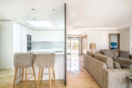 Faro – 6-bedroom villa in private condominium