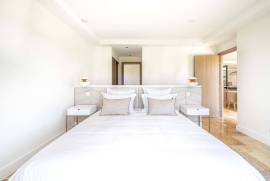Faro – 4-bedroom villa in private condominium