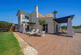 Olhão - Algarve Spacious 4‑Bedroom villa: pool, orchard – 12 km from Airport