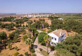 Tavira – Arroteia - Peaceful 3-bedroom villa with garden  and sea views near the Ria Formosa.