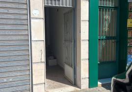 Commercial premises for sale with mezzanine. Possibility of housing.