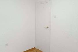 Opportunity! Beautiful Duplex all renovated! Steps from Lo Morant Park