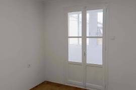 Opportunity! Beautiful Duplex all renovated! Steps from Lo Morant Park
