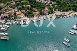 ISLAND OF KRK, KLIMNO - Excellent investment, building land 200m from the sea