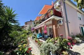 Cres, Melin, beautiful house 90 m from the sea