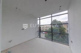 Osijek, Retfala – Attractive Apartment/Office Space in a New Building with Open Views