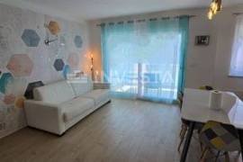 Štinjan, one-bedroom apartment in a small building with a garage
