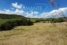 GR1802 – 27-hectare agricultural land in a panoramic position