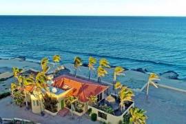 Enchanted Point Beachfront, East Cape,