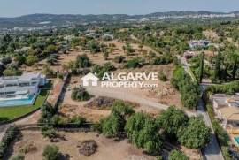 Terrain à bâtir avec projet approuvé pour une villa de style contemporain de 5 chambres à Almancil, Algarve