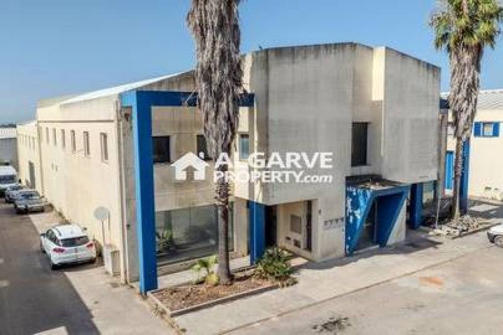 Commercial Building with Private Parking – Industrial Area of Vilamoura, Algarve
