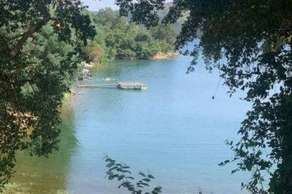 Terreno em Serra e Junceira de 7250,00 m²