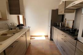 Beautifully Renovated 50's House On 700 M2 Of Land With Swimming Pool And 2 Outbuildings Including A Freelance Practice.