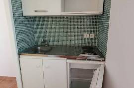 Beautifully Renovated 50's House On 700 M2 Of Land With Swimming Pool And 2 Outbuildings Including A Freelance Practice.