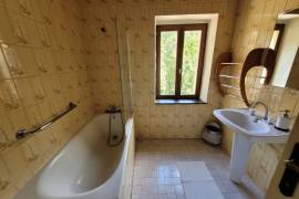 Very Pretty Country House With 145 M2 Of Living Space On 1255 M2 Of Land With Pool And 7400 M2 Of Non Attached Woods And Land.