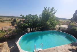 Charming Character House With 140 M2 Of Living Space, Annexe And Garden With Swimming Pool And Views.