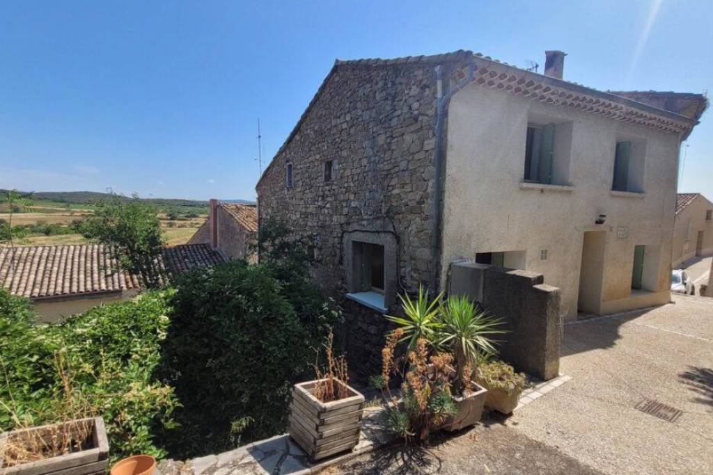Charming Character House With 140 M2 Of Living Space, Annexe And Garden With Swimming Pool And Views.