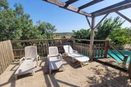 Charming Character House With 140 M2 Of Living Space, Annexe And Garden With Swimming Pool And Views.