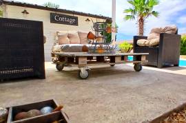 Stunning Languedoc-Style Villa With 210 M2 Of Living Space And Independent Guest House, On A Landscaped 1093 M2 Plot With Pool, Petanque Court And Open Views.