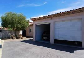 Stunning Languedoc-Style Villa With 210 M2 Of Living Space And Independent Guest House, On A Landscaped 1093 M2 Plot With Pool, Petanque Court And Open Views.