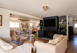 Stunning Languedoc-Style Villa With 210 M2 Of Living Space And Independent Guest House, On A Landscaped 1093 M2 Plot With Pool, Petanque Court And Open Views.