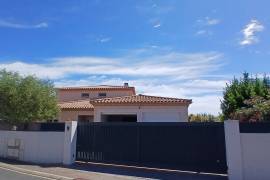 Stunning Languedoc-Style Villa With 210 M2 Of Living Space And Independent Guest House, On A Landscaped 1093 M2 Plot With Pool, Petanque Court And Open Views.