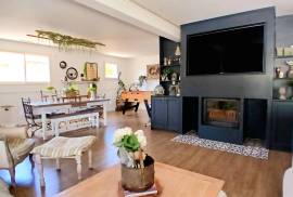 Stunning Languedoc-Style Villa With 210 M2 Of Living Space And Independent Guest House, On A Landscaped 1093 M2 Plot With Pool, Petanque Court And Open Views.
