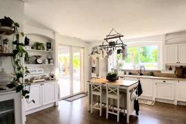 Stunning Languedoc-Style Villa With 210 M2 Of Living Space And Independent Guest House, On A Landscaped 1093 M2 Plot With Pool, Petanque Court And Open Views.