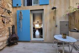 Very Pretty Fisherman's House, Completely Renovated, Of 90 M2 With 3 Bedrooms, An Intimate Courtyard And Unique Location With Direct View Of The Lagoon.