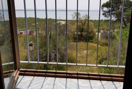 Very Pretty Fisherman's House, Completely Renovated, Of 90 M2 With 3 Bedrooms, An Intimate Courtyard And Unique Location With Direct View Of The Lagoon.