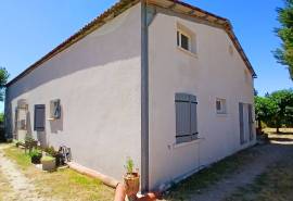 Delightful Detached House Of 132 M2 With 3 Bedrooms And Large Hangar Of 110 M2 On An Enclosed Plot Of 980 M2 In A Peaceful Setting.