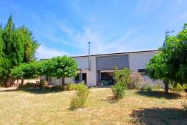 Delightful Detached House Of 132 M2 With 3 Bedrooms And Large Hangar Of 110 M2 On An Enclosed Plot Of 980 M2 In A Peaceful Setting.