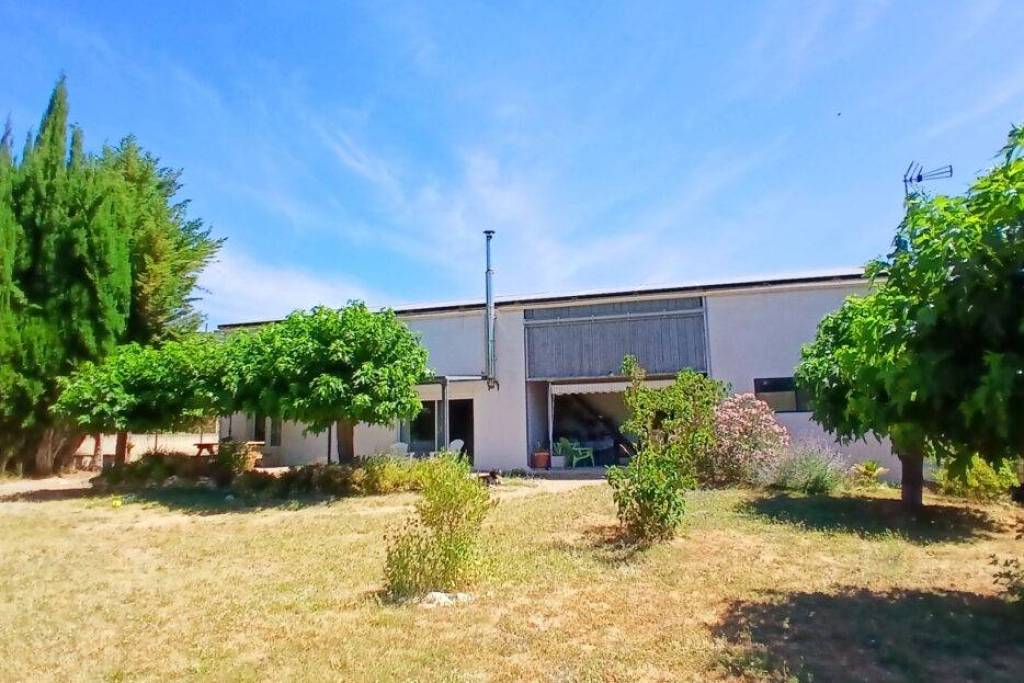 Delightful Detached House Of 132 M2 With 3 Bedrooms And Large Hangar Of 110 M2 On An Enclosed Plot Of 980 M2 In A Peaceful Setting.